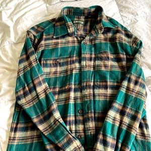 Cozy men’s flannel, worn twice. Perfect for fall!